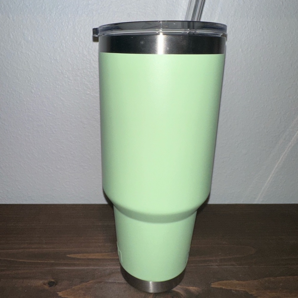 Yeti Travel Rambler Straw Mug 42oz